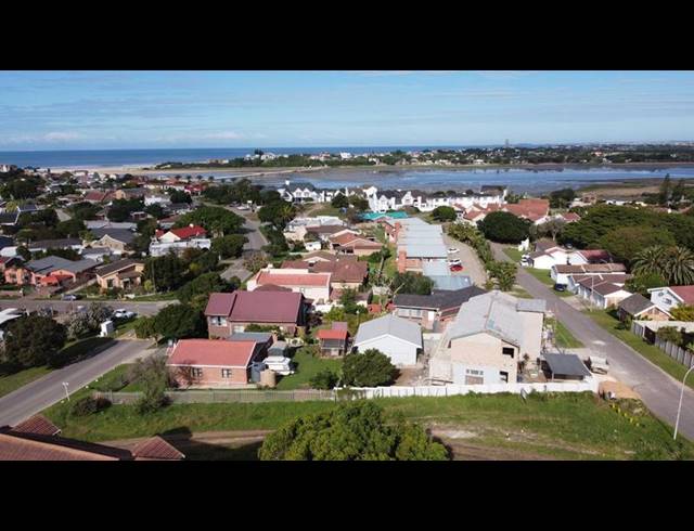 LAND FOR SALE IN ASTON BAY